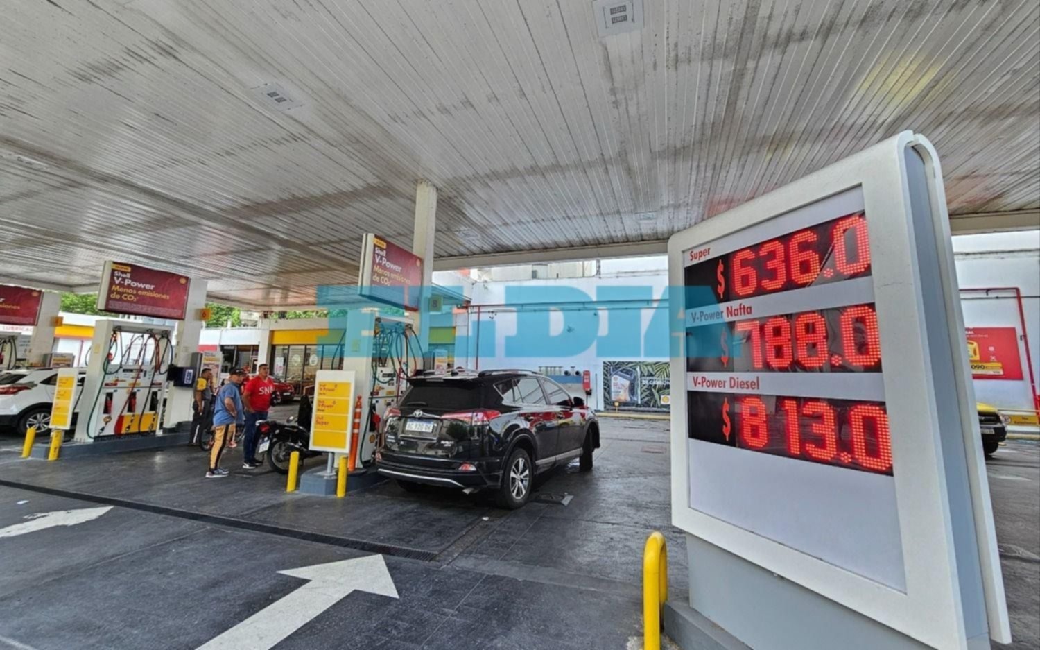 Shell, YPF y el resto de las petroleras aumentaron los combustibles con promedio del 37%