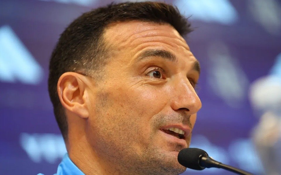 "Hay momentos para parar la pelota", afirmó Scaloni ante la incógnita sobre su futuro en la Selección