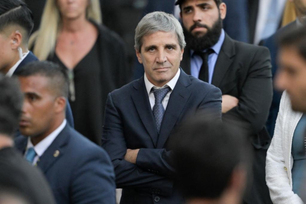 Caputo habló sobre tarifas, Ganancias y jubilaciones