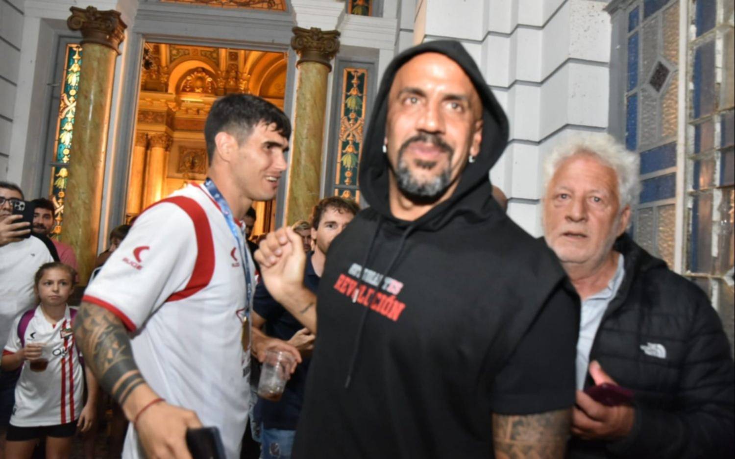 “Bullshit”: la mano derecha de Chiqui Tapia cruzó a Verón y el presidente de AFA avaló los dichos