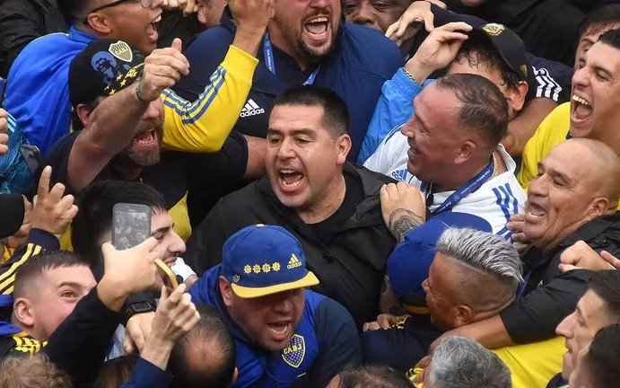 Elecciones en Boca: Andrés Ibarra reconoció la derrota y Riquelme es el nuevo presidente