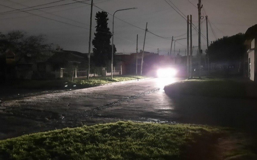 Más de 5 mil quilmeños siguen sin luz tras el temporal