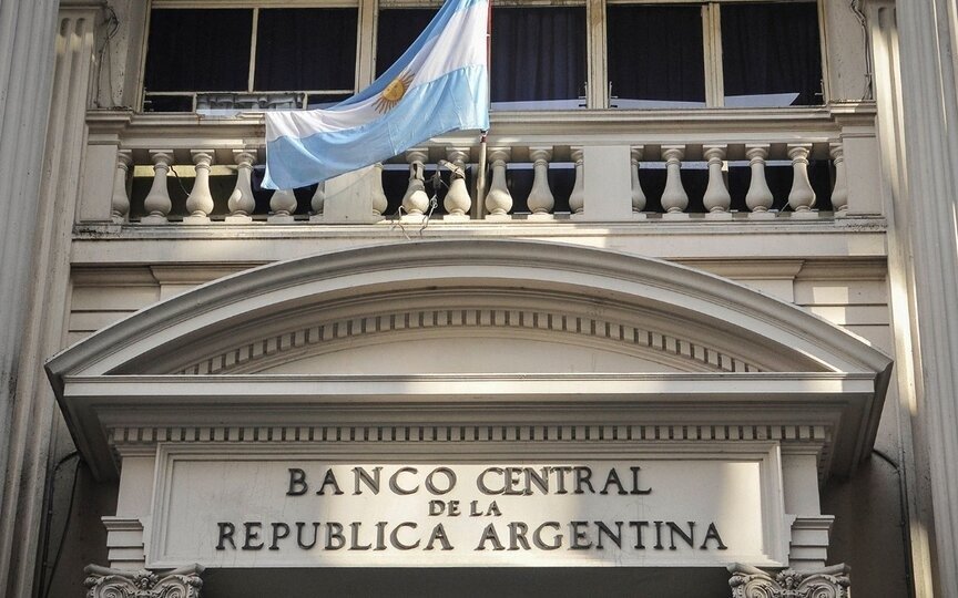 El Banco Central bajó la tasa de interés de plazos fijos de 133% a 110%
