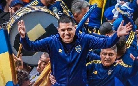 Boca aguarda la asunción de Riquelme como presidente y el anuncio del nuevo técnico