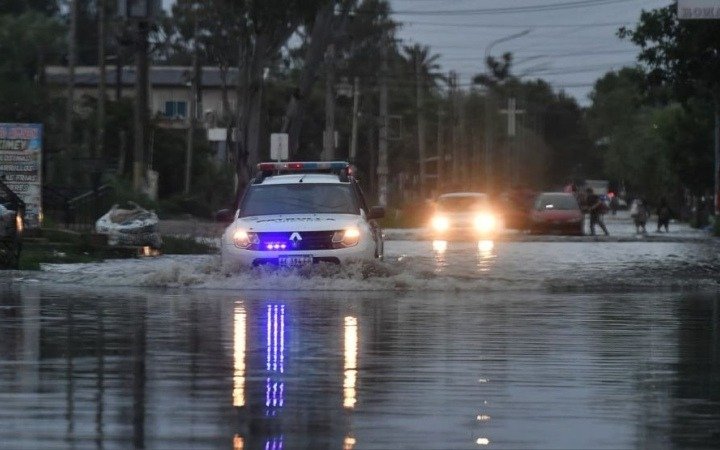 Más de 100 evacuados por la crecida del Río en Quilmes