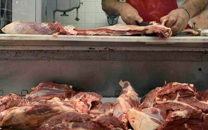 Venden asado y vacío a $2.900 por las Fiestas: la medida que tomó un intendente bonaerense