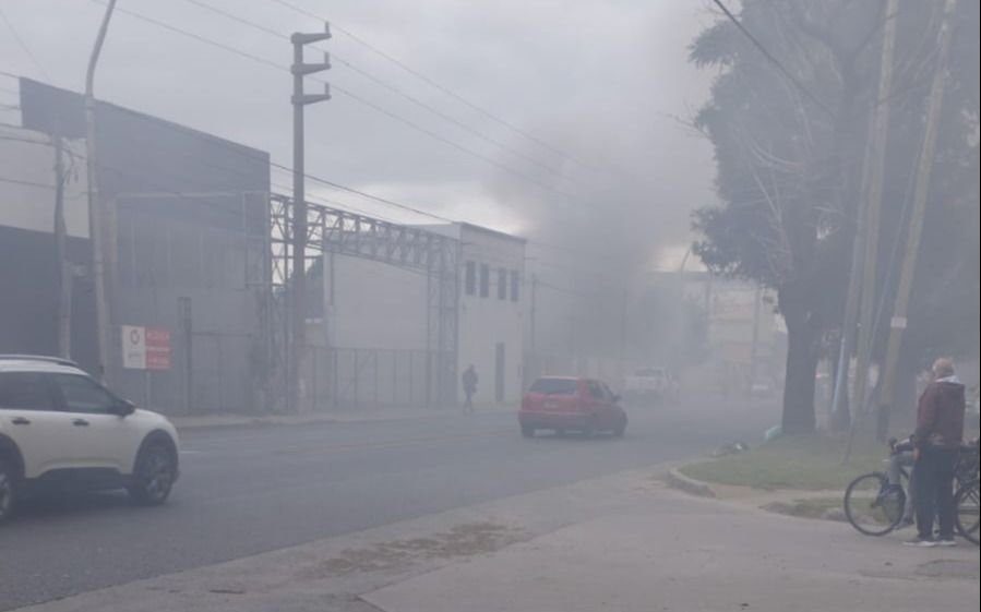 Incendio en Ensenada: una familia perdió “todo” tras la explosión de una garrafa
