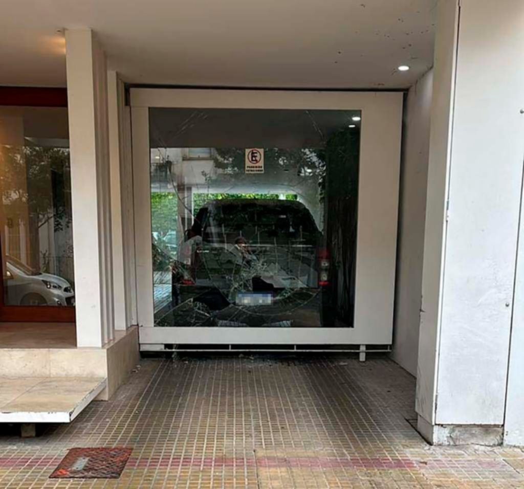 En 22 entre 51 y 53, vecinos de un edificio están hartos de los embates delictivos