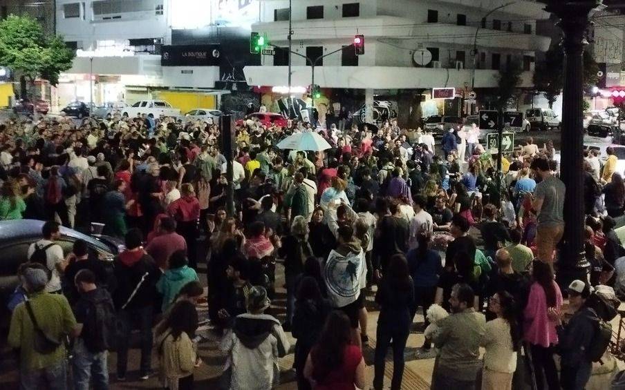 Cacerolazos tras la cadena nacional de Javier Milei: en La Plata protesta en 7 y 50