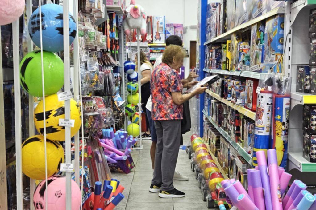 La billetera de Papá Noel: entre 6 mil y 30 mil pesos por regalo