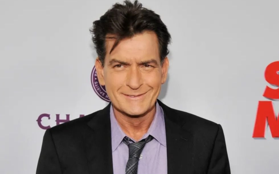 Intentaron estrangular al actor estadounidense Charlie Sheen en su casa de Los Ángeles
