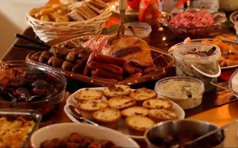 El "atracón" de Nochebuena: las claves para salir rápido de "la resaca del 25"