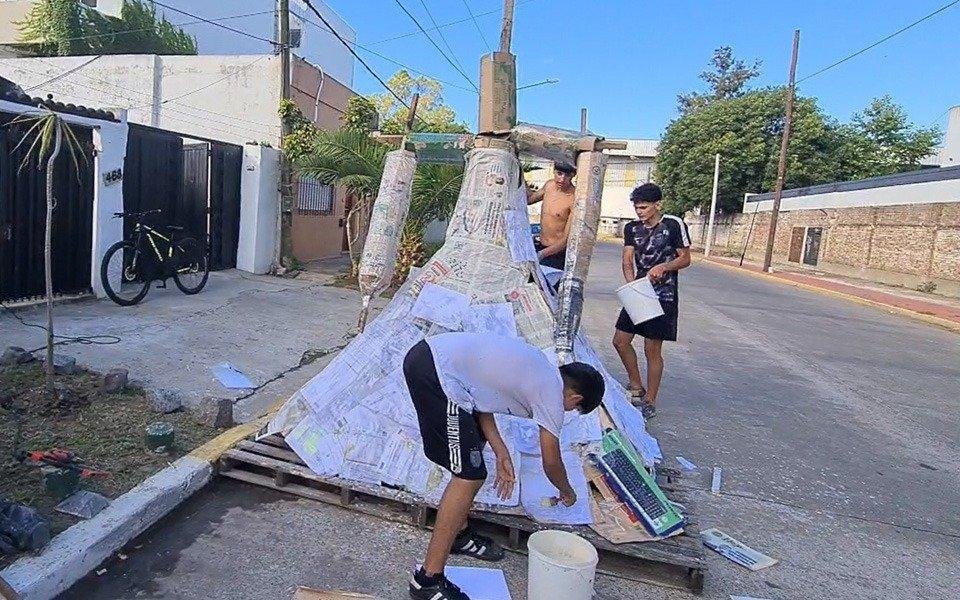 Muñecos: la tradición que vuelve en los barrios