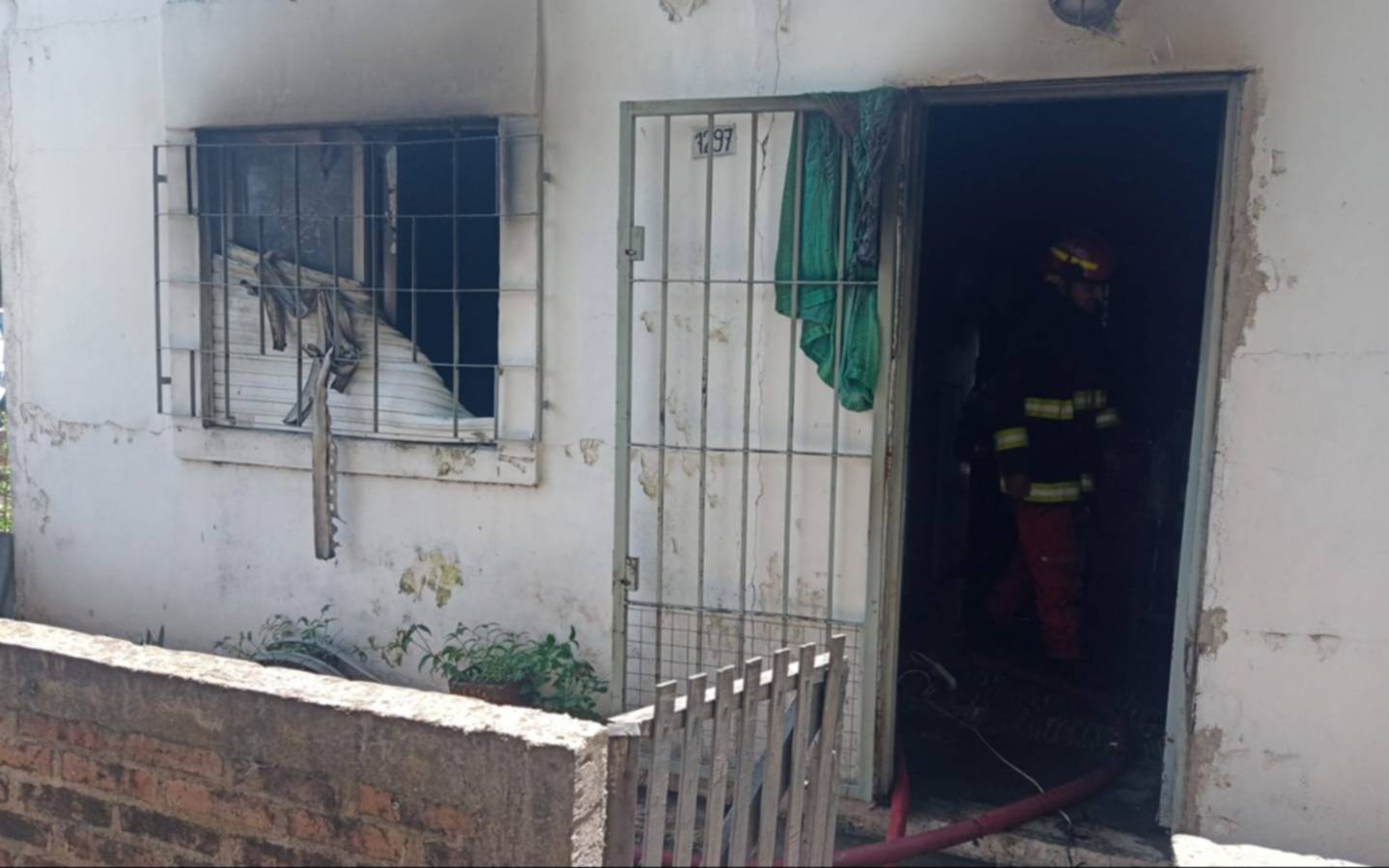 Un voraz incendio en La Plata se cobró la vida de una jubilada 