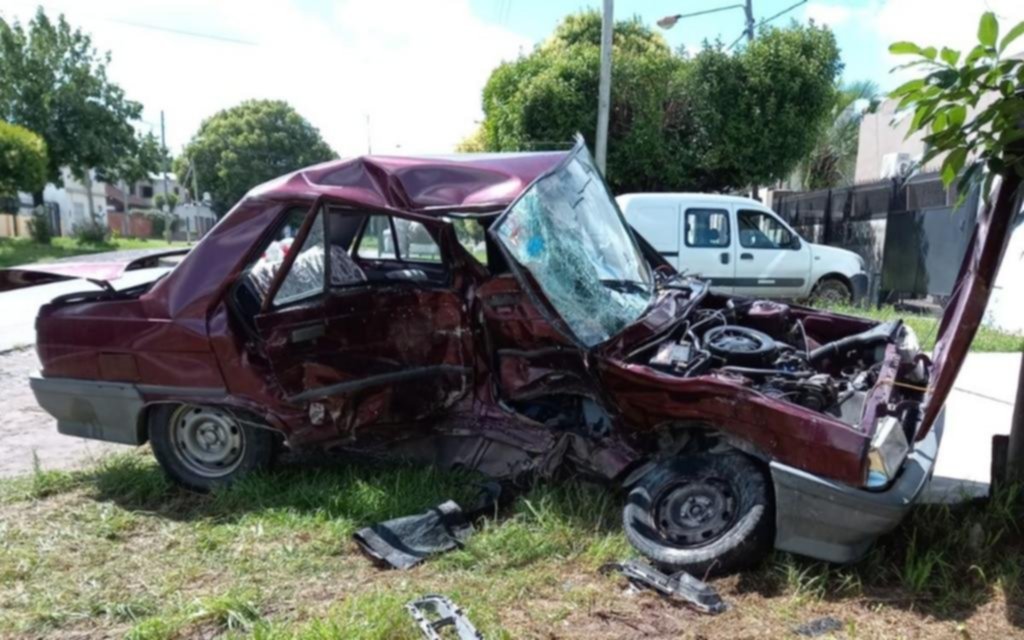 Persecución, 12 tiros y cuatro heridos en un choque