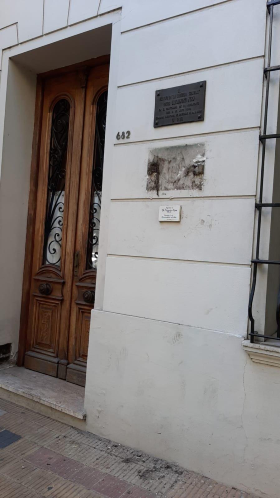 Roban placa de una histórica construcción
