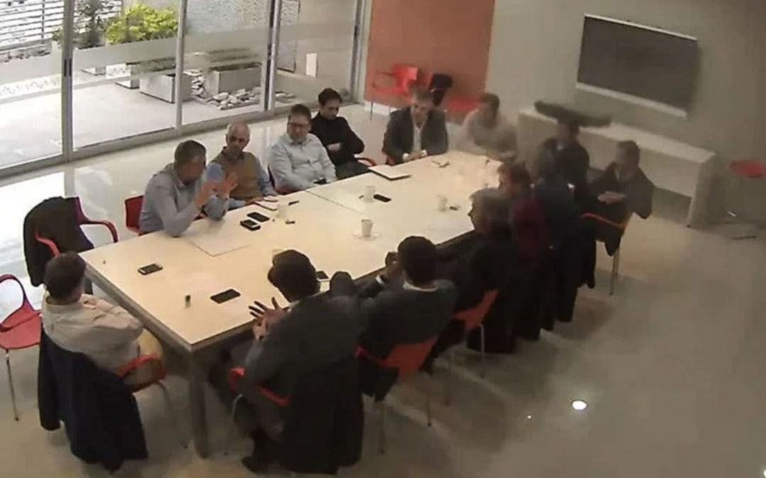 Mesa judicial: dictaron la falta de mérito para ex funcionarios y espías