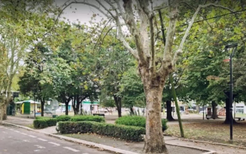 Malestar en City Bell por motociclistas "imprudentes" en la Plaza Belgrano