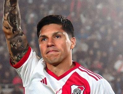 En Estudiantes esperan la respuesta de Enzo Pérez