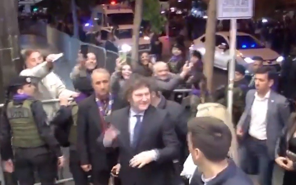 Javier Milei asistió a un teatro de Mar del Plata para ver el show de Fátima Florez