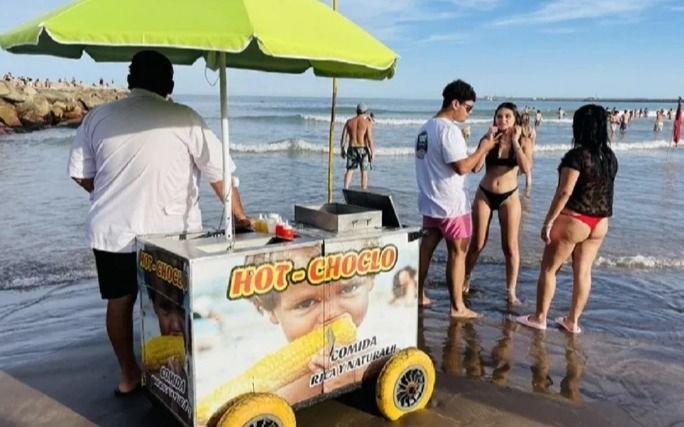 Explotó el verano 2024 (y los precios): cuánto cuesta comer un choclo en las playas de Mar del Plata