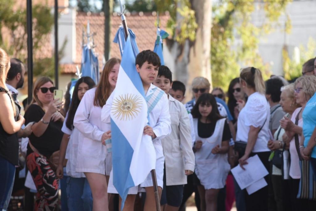 Fiesta en las localidades: Gonnet llegó 135 años y el Club Circunvalación a 97