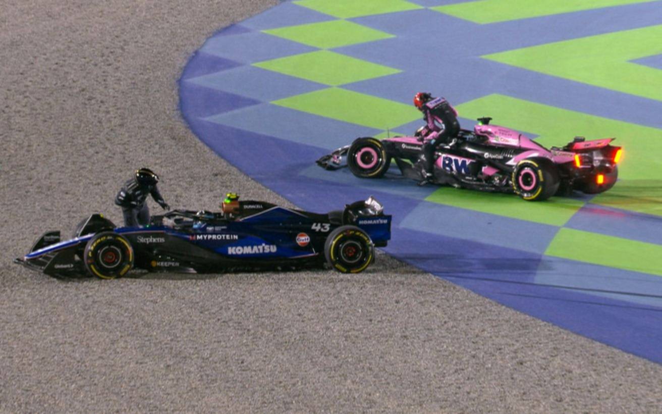 ¡De no creer! Colapinto debió dejar su lugar en el Gran Premio de Qatar por un choque con Esteban Ocon