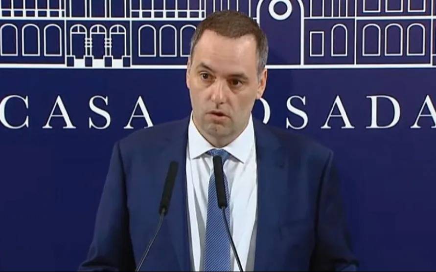 El Gobierno anunció que la educación universitaria y los hospitales públicos podrán cobrar aranceles a extranjeros