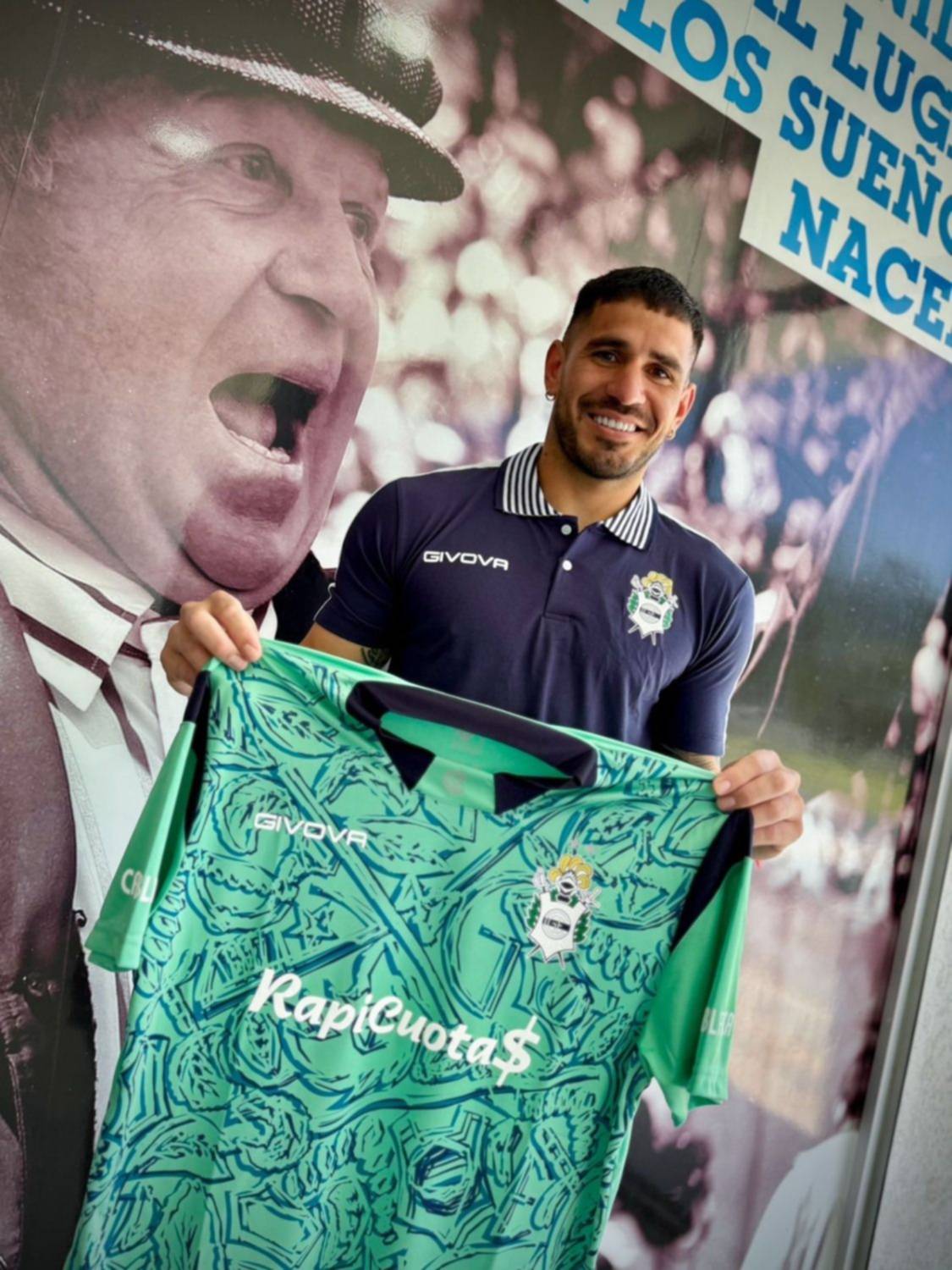 Nelson Insfrán acordó la extensión de su contrato en Gimnasia hasta diciembre de 2026