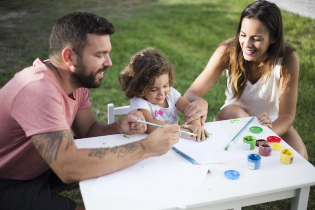 Padres que trabajan: qué hacer con los chicos durante las vacaciones