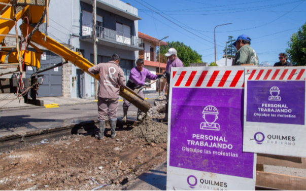 Reparación de bacheo en el barrio La Colonia