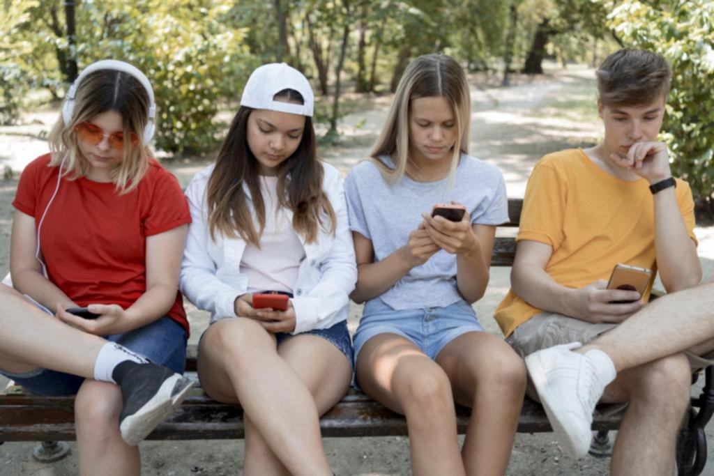 Chicos y redes sociales: el impacto de una prohibición