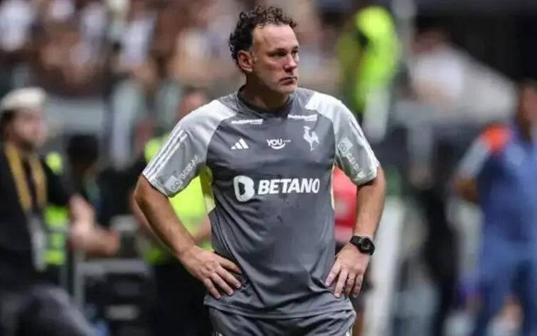 No va más: tras perder la final de la Libertadores, Mineiro le rescindió el contrato a Gabriel Milito