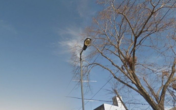 Una cuadra a oscuras en Barrio Norte por problemas con el alumbrado público: "Es una boca de lobo"