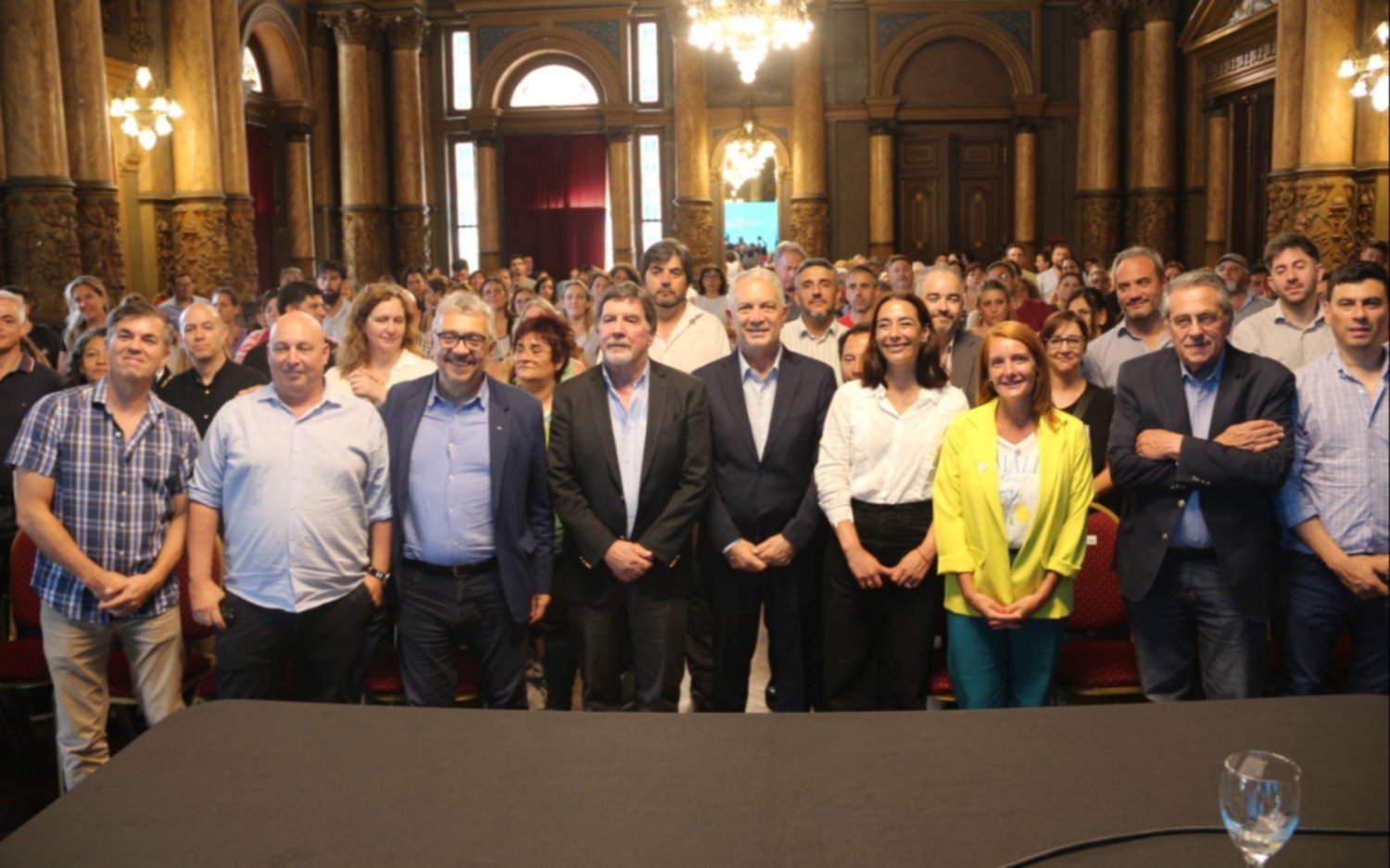 Abrieron los sobres de la licitación para concretar obras en casi 100 escuelas de La Plata