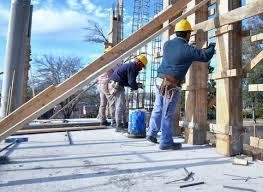 Fuertes retrocesos en industria y construcción