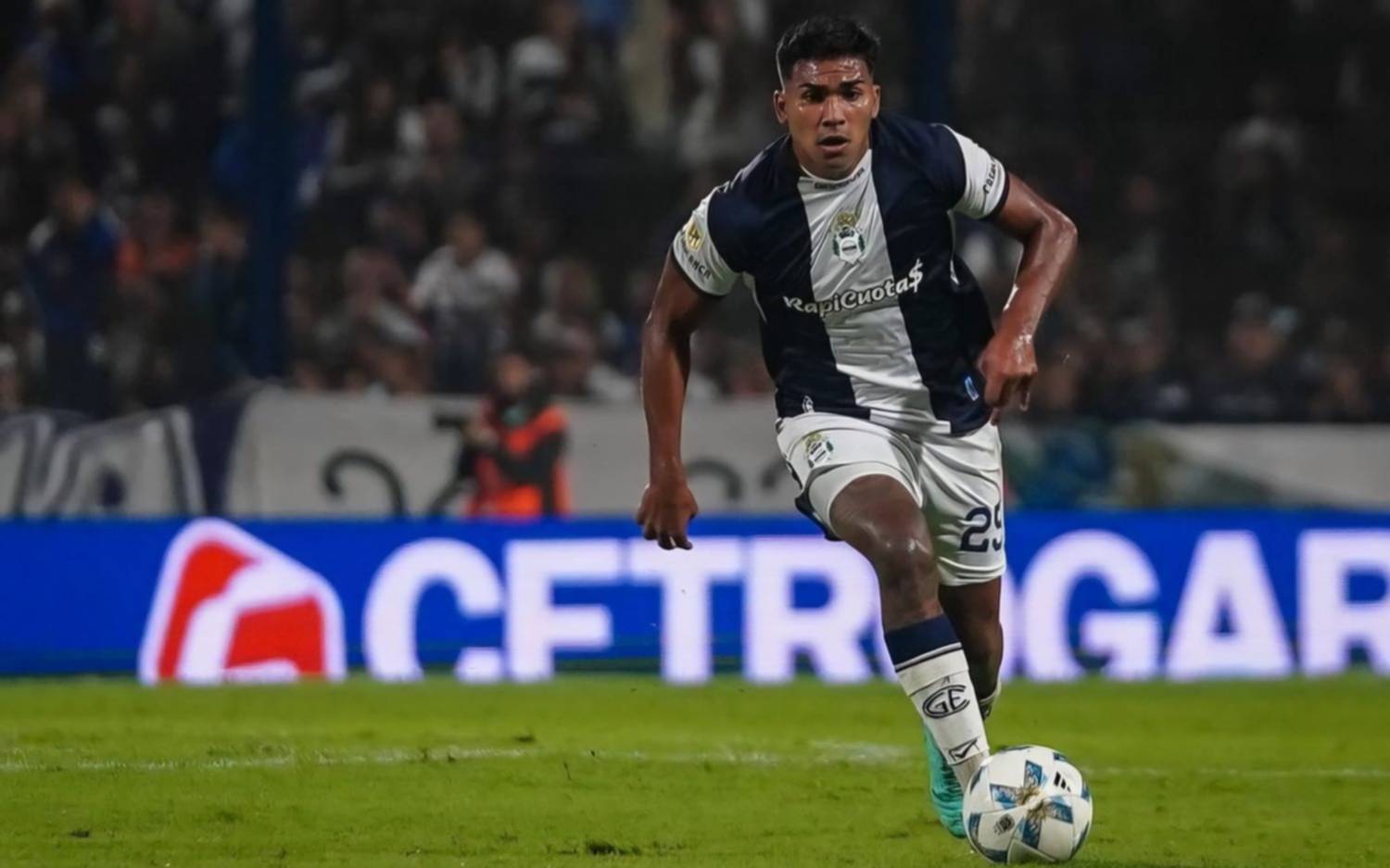 David Zalazar sufrió una lesión que lo dejará afuera de los últimos partidos con Gimnasia