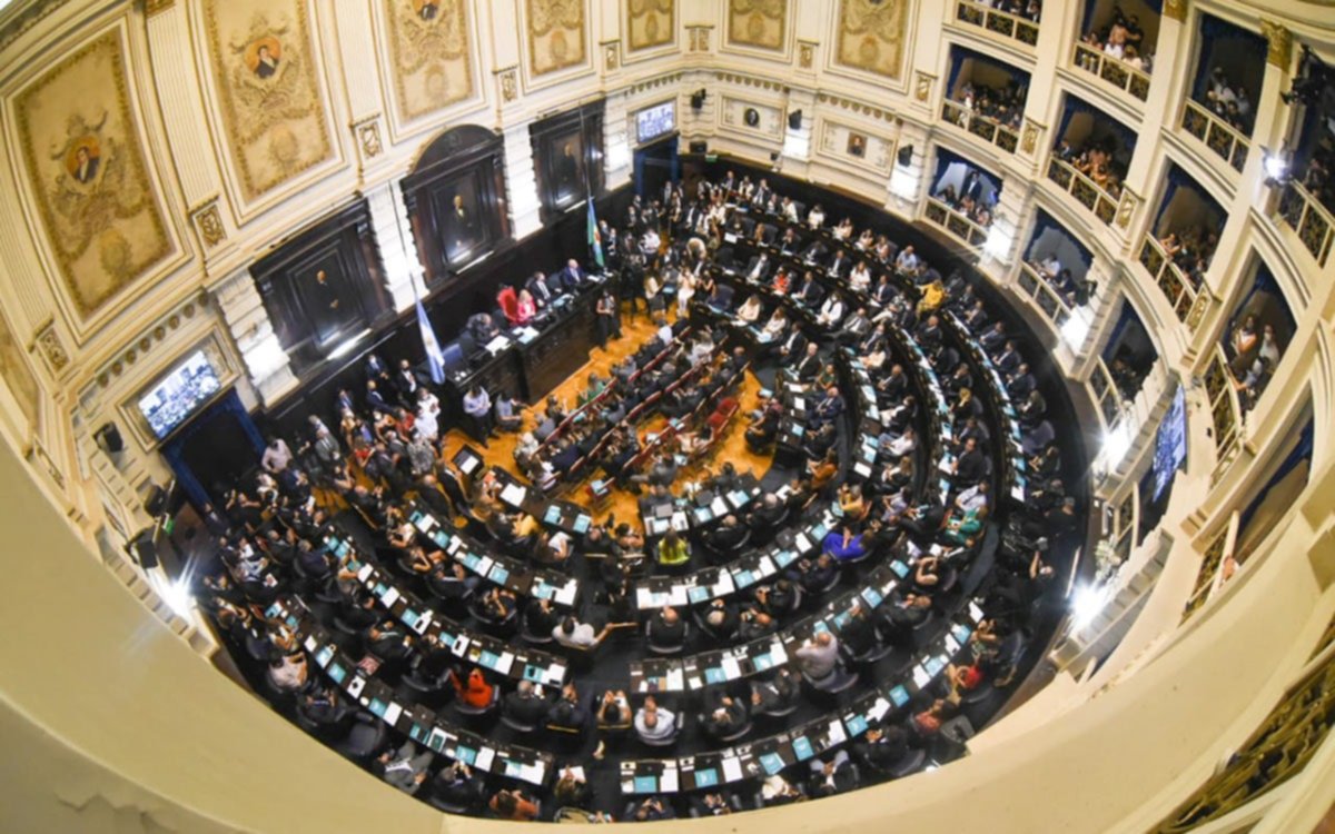 La vuelta de las reelecciones eternas, bajo un manto de dudas