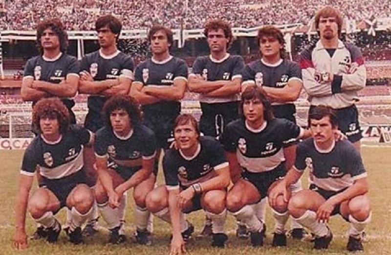 Homenaje a 1984: el equipo del ascenso estará en el Bosque