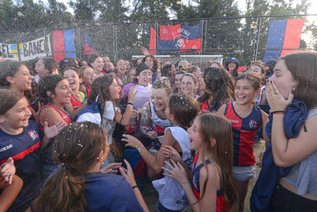 Hockey: Ascenso para Gimnasia y Estudiantes