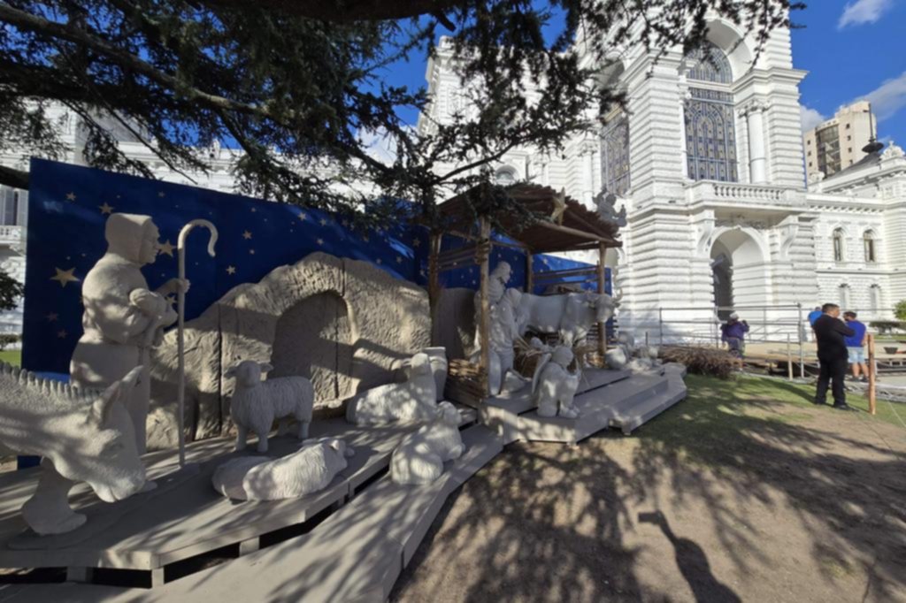 Un pesebre especial, con figuras producidas en los talleres del Argentino