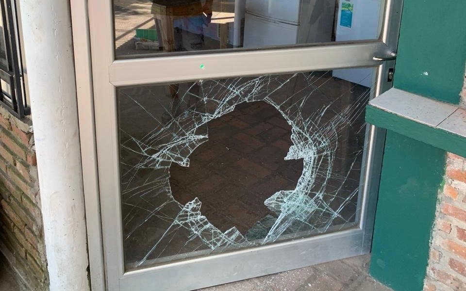 Robo y destrozos en el buffet de un club de La Plata: "No es la primera vez"