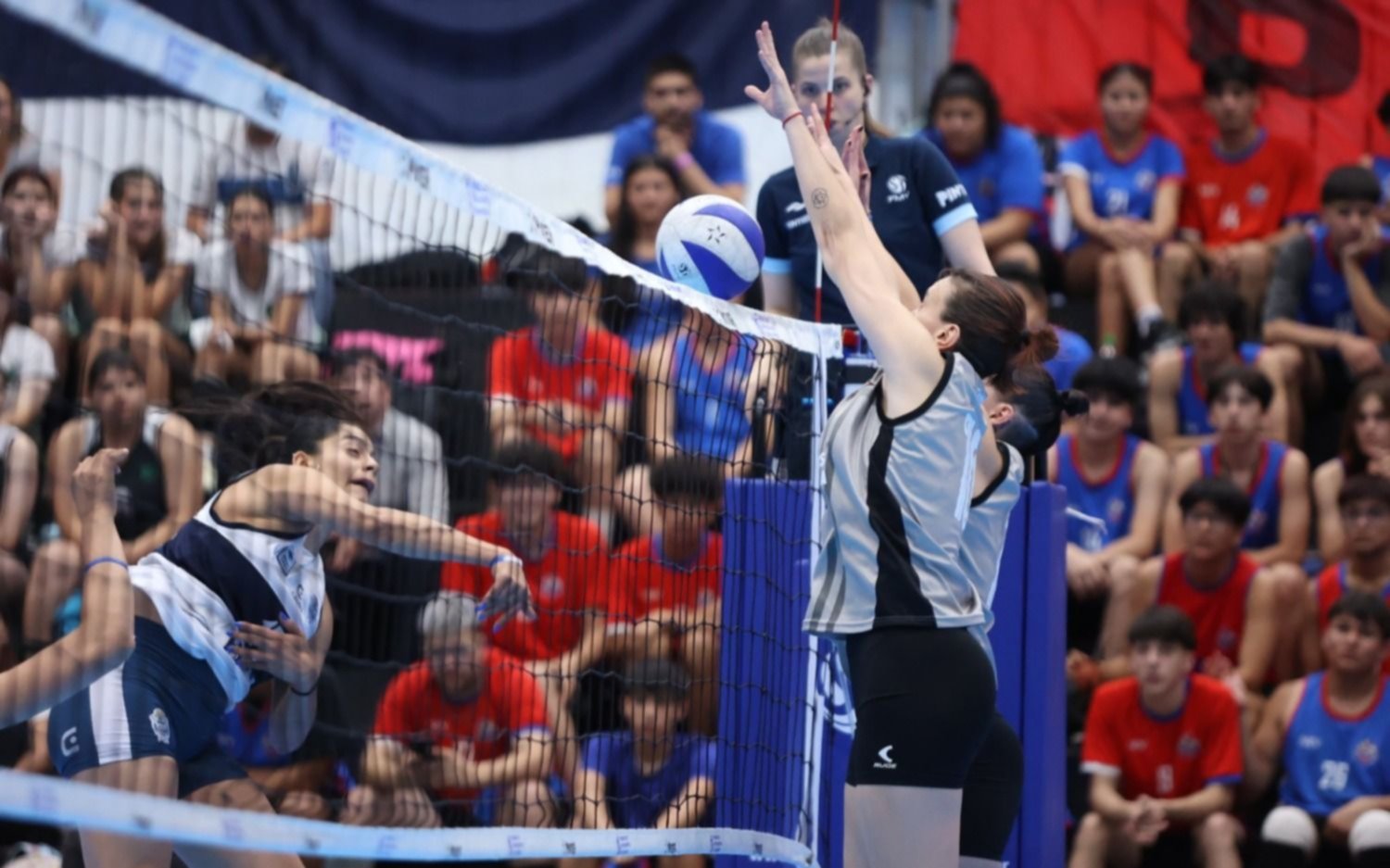 Gimnasia y Estudiantes, por el pase a la final del Súper 8 de vóley