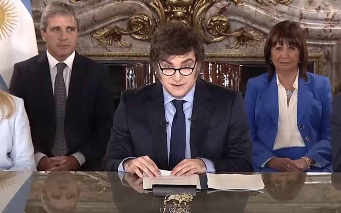 Cepo, "motosierra profunda", impuestos y más reformas en el Estado: los principales anuncios de Javier Milei en la cadena nacional