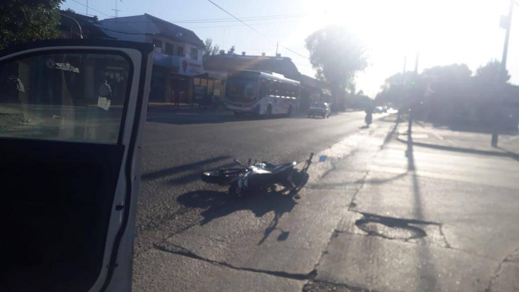 “Toco y me voy”: no frena la locura del tránsito en La Plata