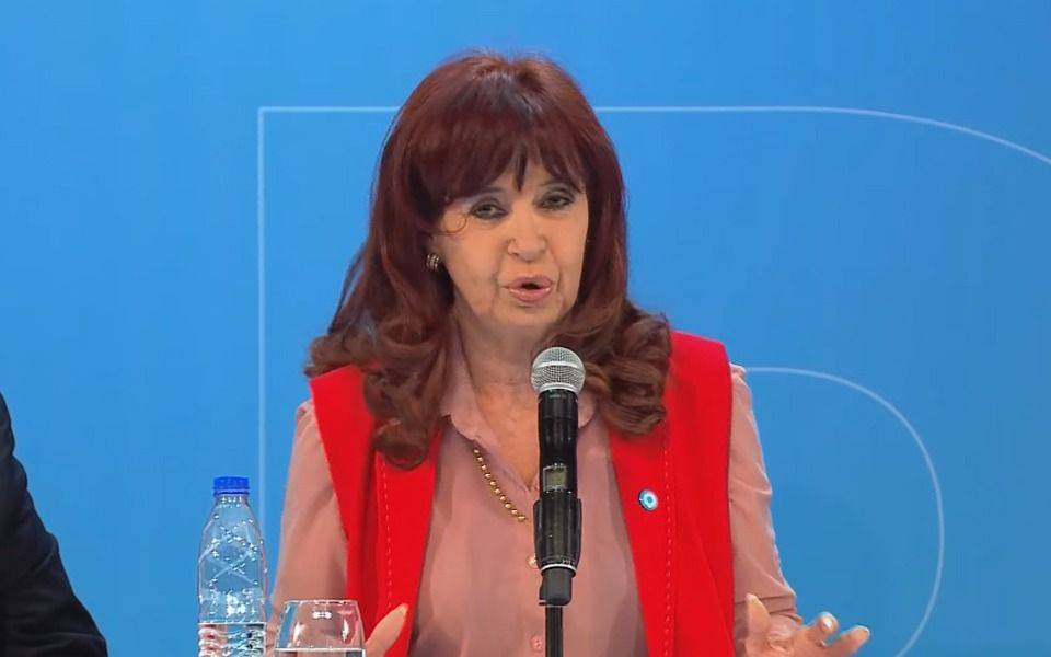 Cristina Kirchner asumió como presidenta del PJ: sin nombrarlo, criticó a Kicillof y le apuntó a la CGT