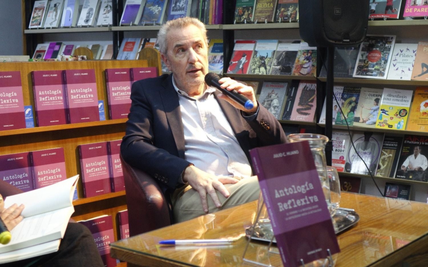 El médico Julio Hijano presentó su nuevo libro: “El Hombre y la Medicina”