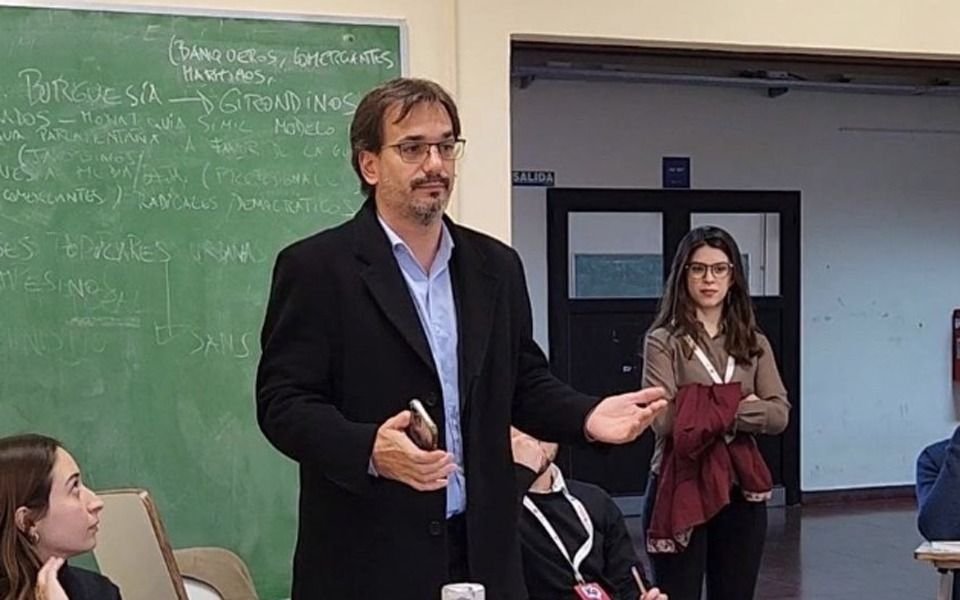 "El gobierno protege a Kueider, parecen, pero no son tan giles"