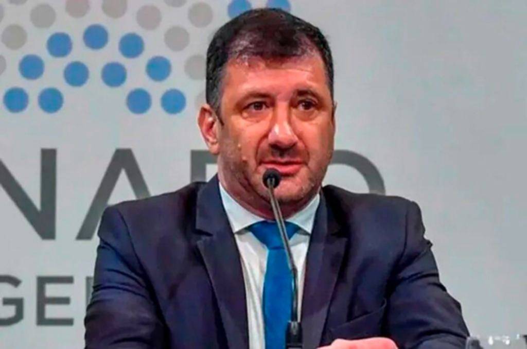 Kueider se atornilla a la banca y con un amparo pide que lo restituyan