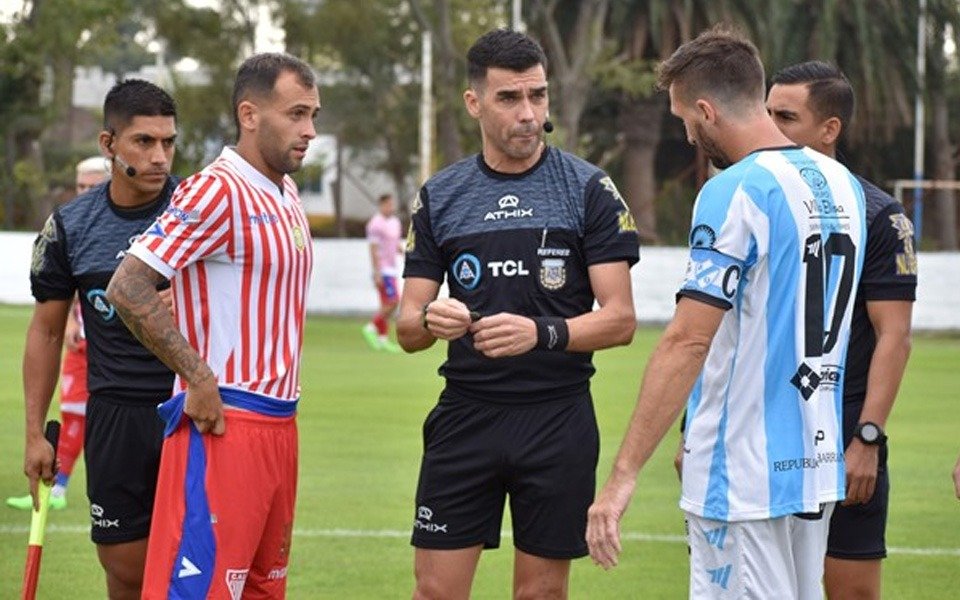 El árbitro que iba a dirigir la final entre Argentino de Quilmes y Los Andes recibió amenazas y cambiaron la terna